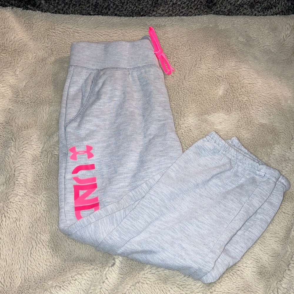 🔹4 for $30 Under Armour Joggers, Girls Small